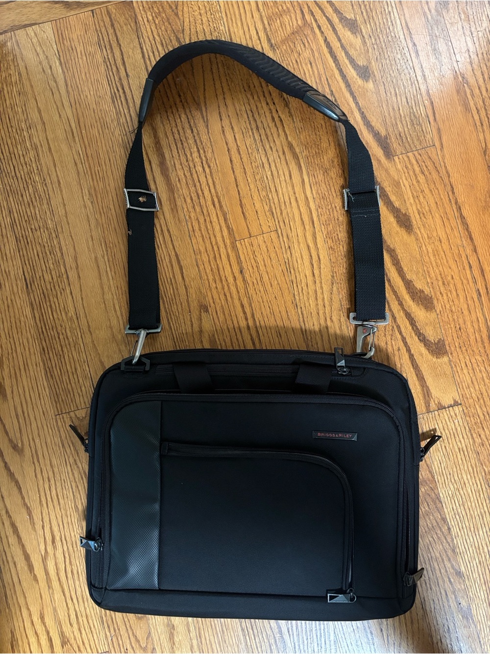 Briggs & Riley Black Laptop Messenger Bag with Adjustable Strap VB 104.4